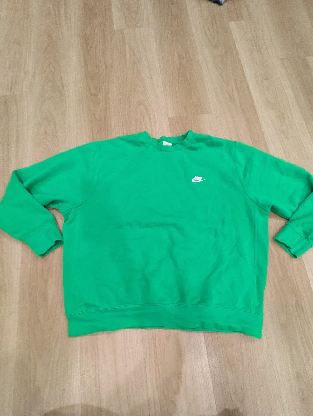 men's green Nike crewneck size xl